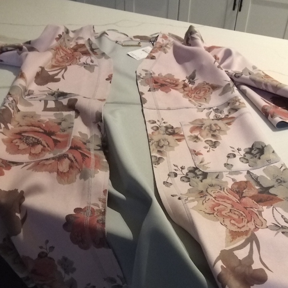 Floral Patterned Open Front Jacket - Picture 9 of 10